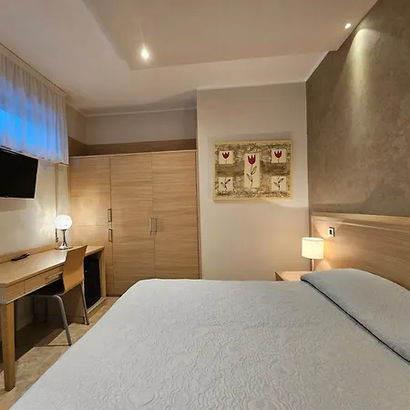 Hotel Eurovil Garni-3